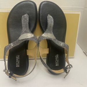 👛👛CLEARANCE SALE 👛👛Michael Kors Black  Silver Glitter Sandals Size 5.5 NIB
